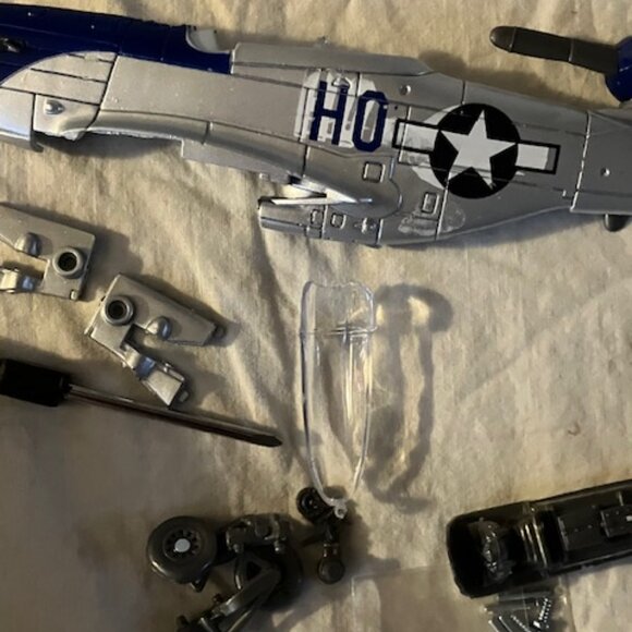 2 Model airplane kits - Picture 9 of 12